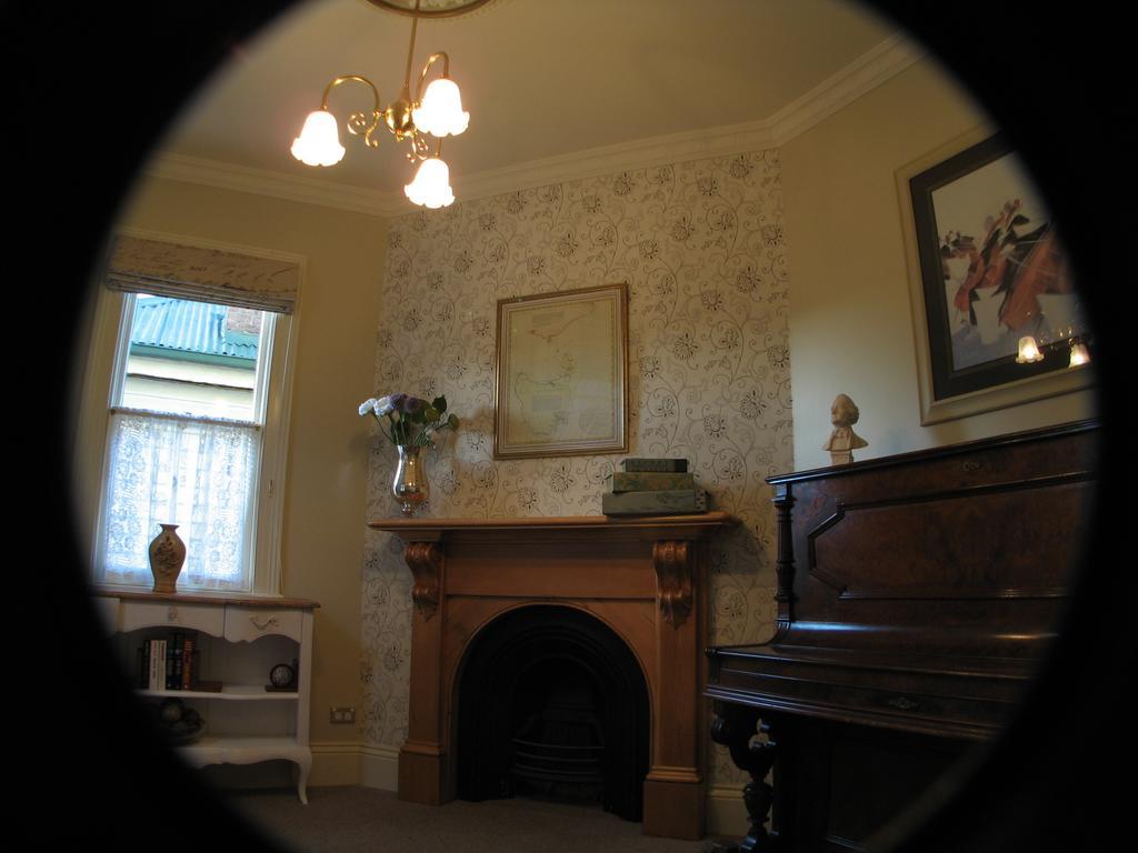 Ellie'S Place On City Park Launceston Room photo