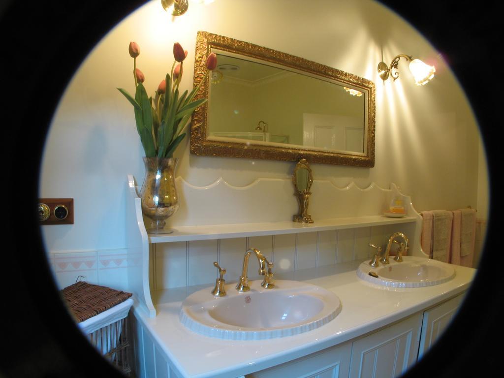 Ellie'S Place On City Park Launceston Room photo