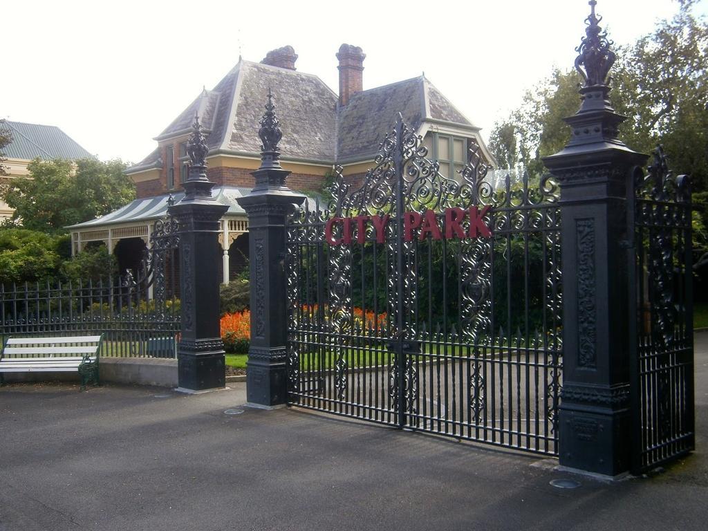 Ellie'S Place On City Park Launceston Room photo