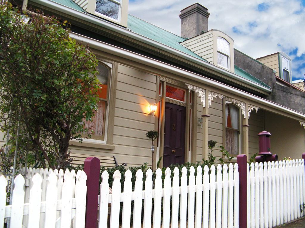 Ellie'S Place On City Park Launceston Room photo