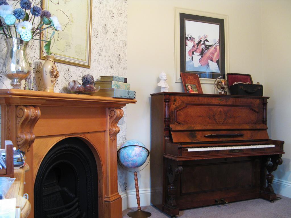 Ellie'S Place On City Park Launceston Room photo